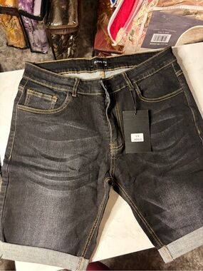 Men's Skinny Fit Black Denim Shorts with Contrast Stitching